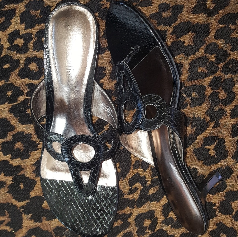 Kelly & Katie 2.5" black  sandal heel size 10